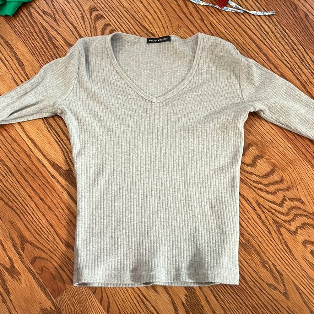 brandy melville long sleeve shirt one size fits all